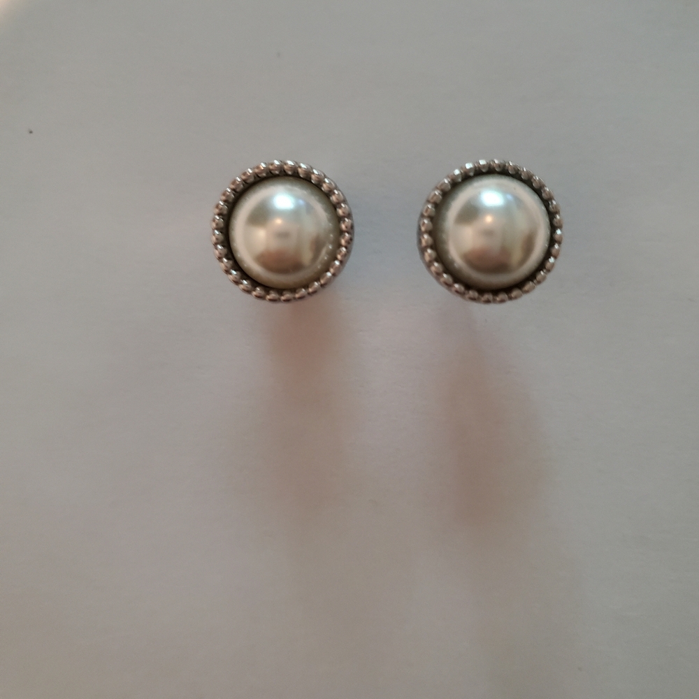 Elegant Silver Pearl Stud Earrings